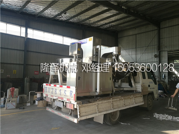 兩台蒸汽海鮮醬炒鍋發貨（huò）至山（shān）東日照