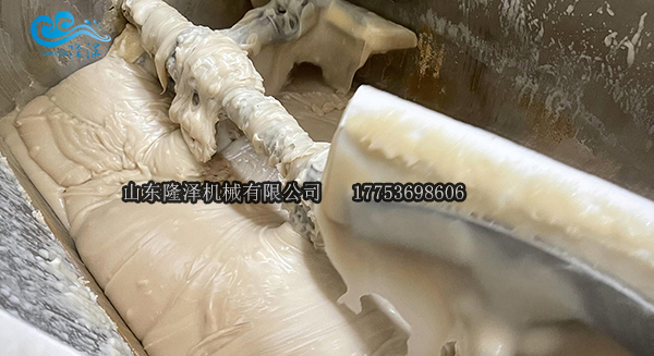 臥(wò)式(shì)攪拌機