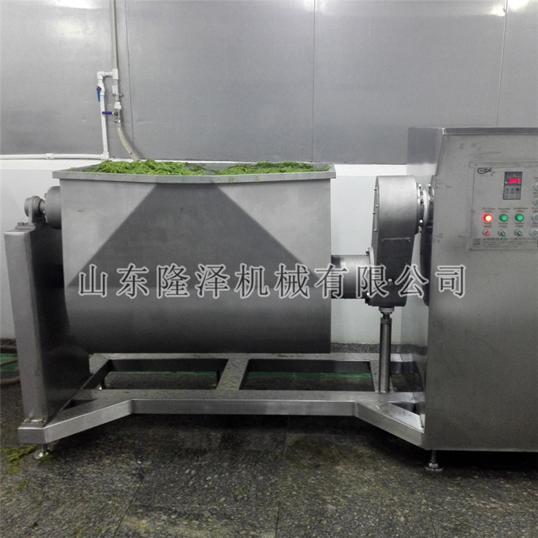 蔬菜調料臥式攪(jiǎo)拌機生產(chǎn)現場